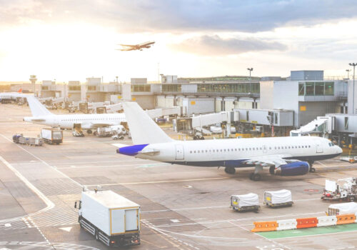 How-To-Keep-Healthy-At-Airport-Header
